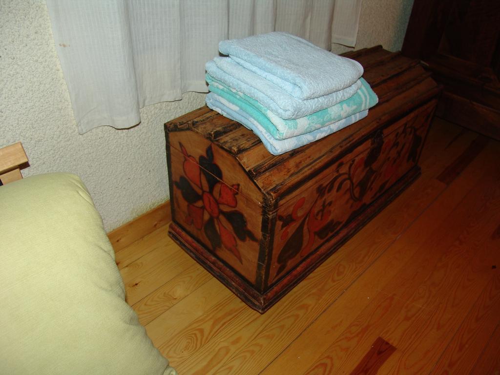 Casas De Zapatierno Guest House Espierba Room photo